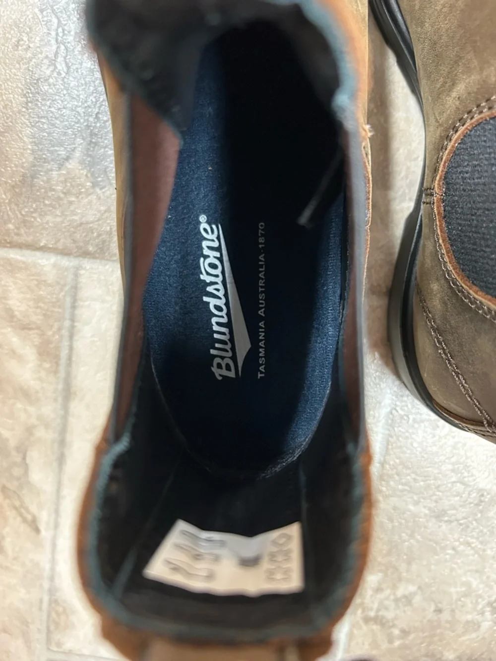 Blundstone Classic Chelsea Boots - Women’s size 9 - Picture 5 of 8